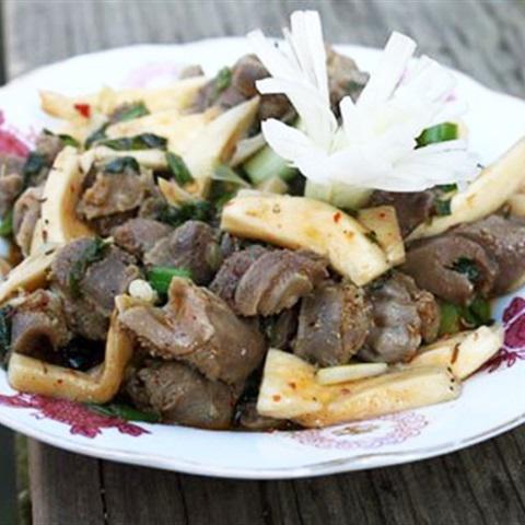 Cách làm mề gà xào nấm