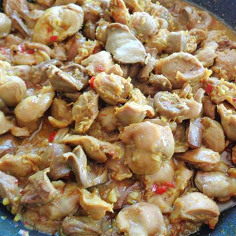 Cách làm mề gà xào sả ớt