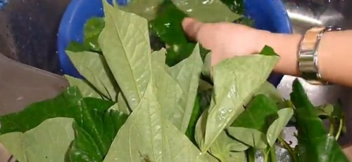 Mê mệt với cơm om sườn mướp đắng lạ miệng