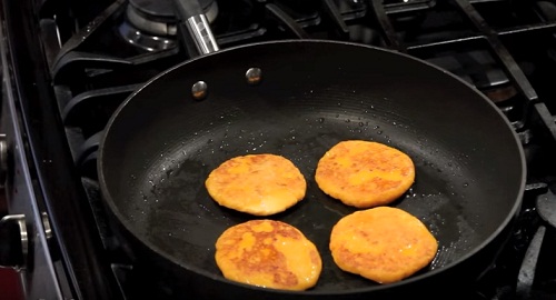 Mê tít với cách làm bánh khoai tây chiên giòn thơm nức mũi, ai ăn cũng nghiền