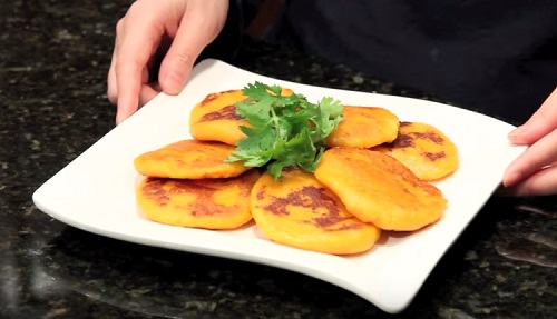 Mê tít với cách làm bánh khoai tây chiên giòn thơm nức mũi, ai ăn cũng nghiền