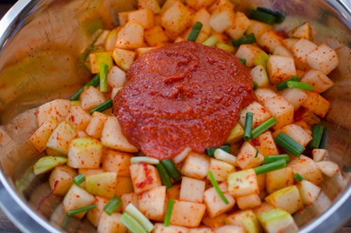 Mẹo chữa tắc tia sữa và bồi bổ cho mẹ sau sinh cực hiệu quả bằng nước đinh lăng