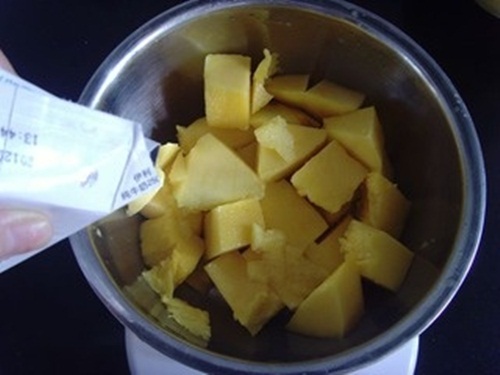 Mẹo rán trứng ngải cứu tuyệt ngon, không bị đắng lại chữa đau đầu cực hiệu quả