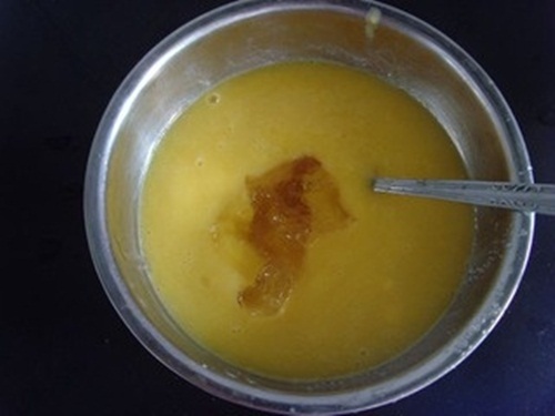 Mẹo rán trứng ngải cứu tuyệt ngon, không bị đắng lại chữa đau đầu cực hiệu quả