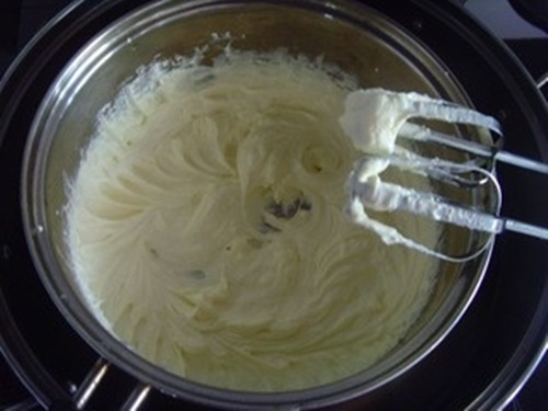 Mẹo rán trứng ngải cứu tuyệt ngon, không bị đắng lại chữa đau đầu cực hiệu quả