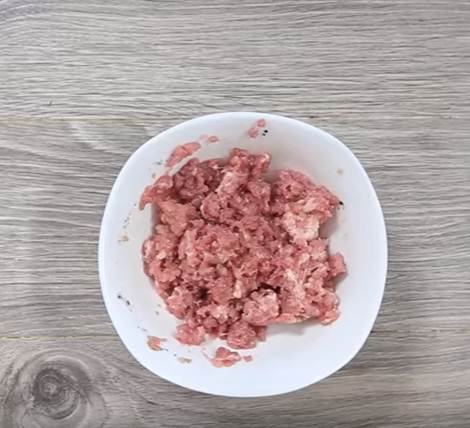 Mẹo tỉa táo hình hàm răng độc đáo cho lễ halloween thêm thú vị