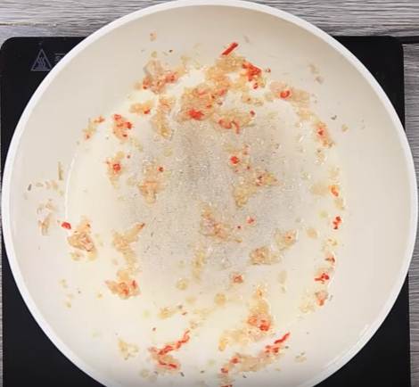 Mẹo tỉa táo hình hàm răng độc đáo cho lễ halloween thêm thú vị