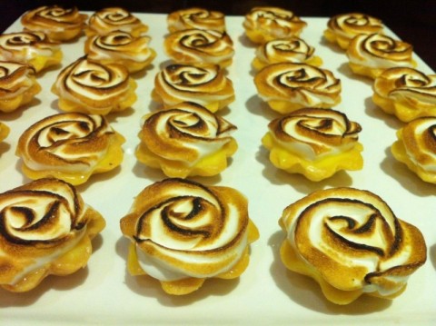 Meringue lemon tart