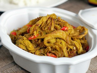 Mì căn xào sả ớt