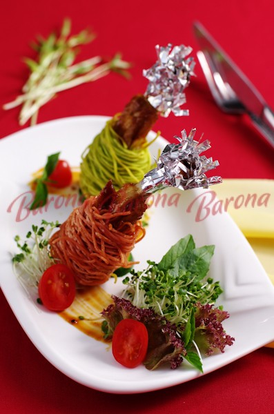 Mì cuộn sườn heo rim chiên