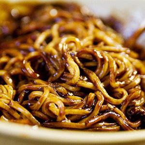 Cách làm mì đen Hàn Quốc