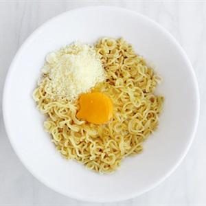 Cách làm mì gói kẹp phô mai