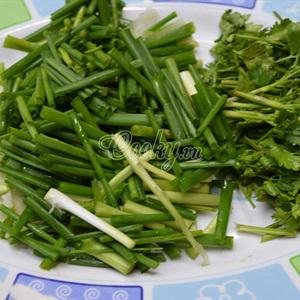 Cách làm mì gói xào cải ngọt