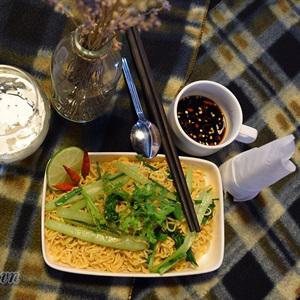 Cách làm mì gói xào cải ngọt