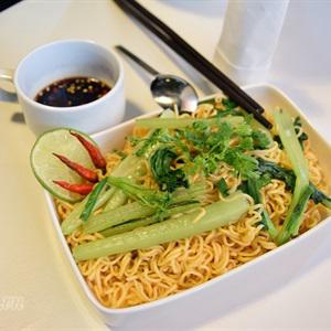 Cách làm mì gói xào cải ngọt