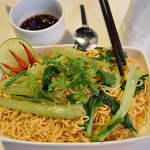 Cách làm mì gói xào cải ngọt