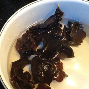 Cách làm mì hoành thánh sốt nấm