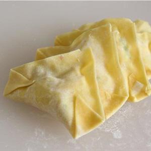 Cách làm mì hoành thánh sốt nấm