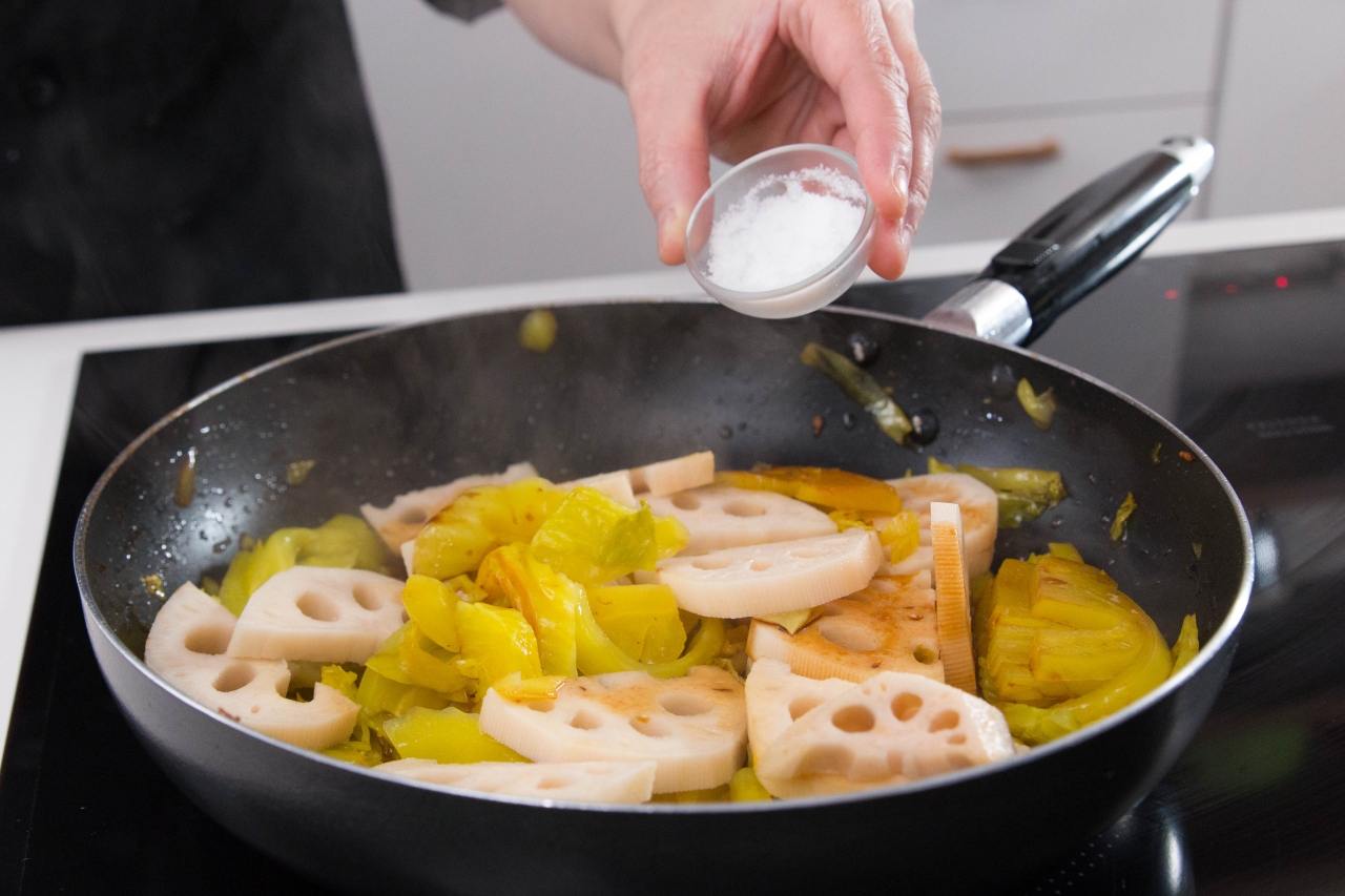 Mì lạnh xào dưa tuyệt ngon và vô cùng hấp dẫn