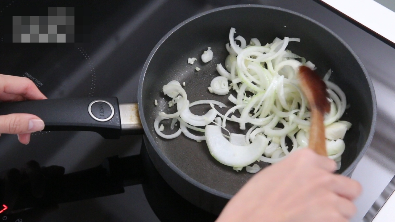 Mì nấm thập cẩm cay cay giòn giòn ăn rồi lại muốn ăn nữa