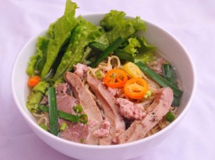 Mì nấu gan heo
