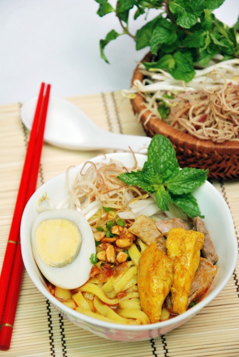 Mì Quảng bò gà