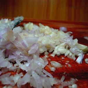 Cách làm mì quảng lòng gà