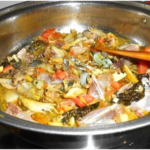 Cách làm mì Quảng thịt ếch