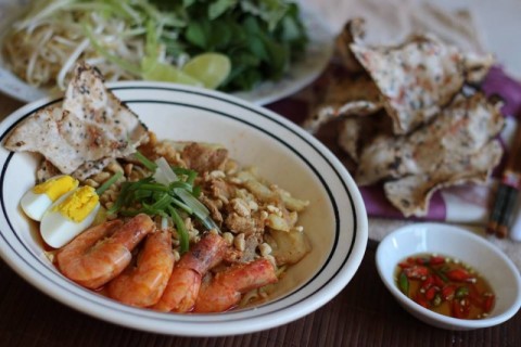 Mì quảng tôm thịt