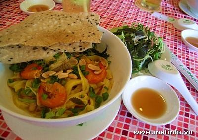 Mì Quảng tôm thịt