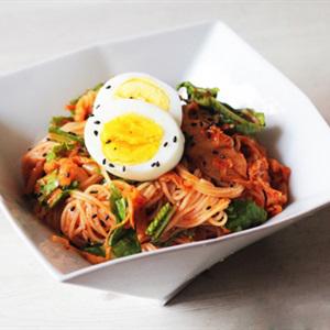 Cách làm mì spaghetti kim chi