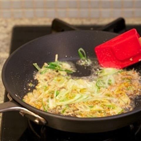 Cách làm mì thịt chiên