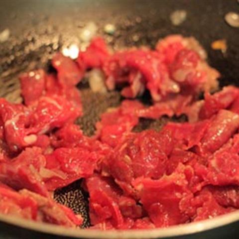 Cách làm mì tôm xào bò