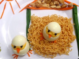 Mì tôm xào gà ngộ nghĩnh