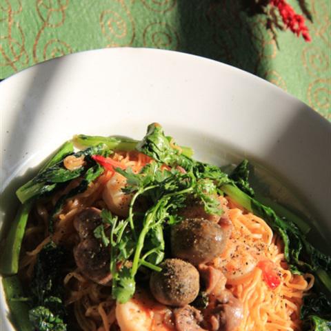 Cách làm mì tôm xào thập cẩm