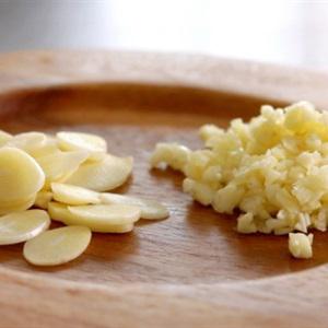 Cách làm mì trộn bí ngòi