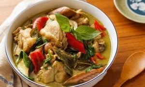 Mì trộn chua cay siêu ngon đốn tim giới trẻ gần xa