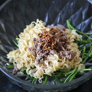 Cách làm mì trộn chua ngọt