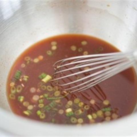 Cách làm mì trộn dưa leo và trứng