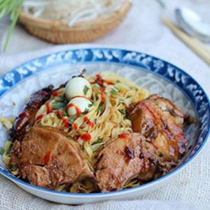 Cách làm mì trộn gà nước tương