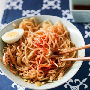 Cách làm mì trộn kiểu Hàn Quốc