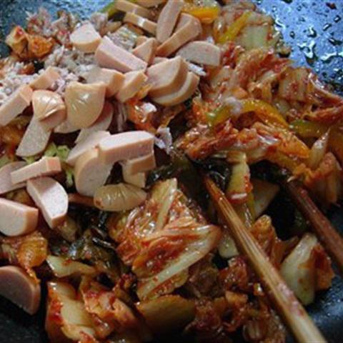 Cách làm mì trộn kim chi