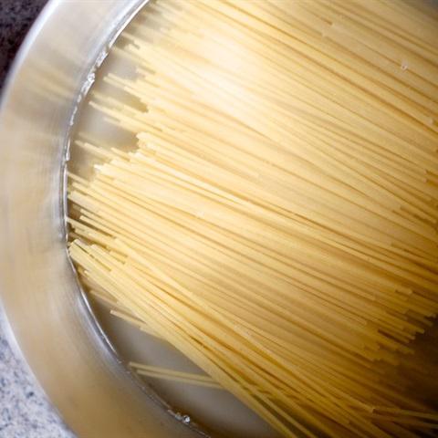 Cách làm mì trộn phô mai