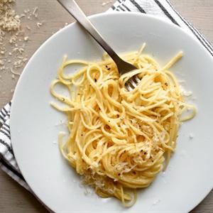 Cách làm mì trộn phô mai