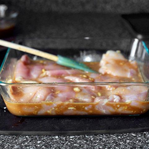 Cách làm mì trộn thịt gà