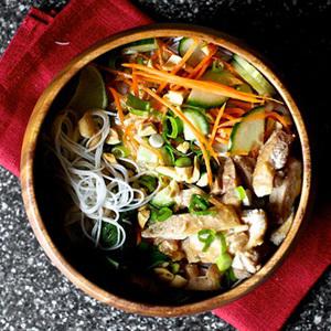 Cách làm mì trộn thịt gà