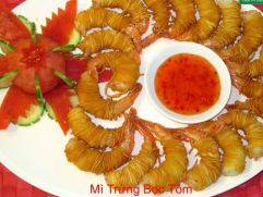 Mì trứng bọc tôm