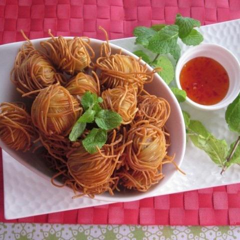 Cách làm mì trứng cuộn thịt