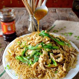 Cách làm mì trứng xào thịt gà