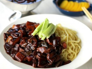 Mì tương đen Hàn Quốc